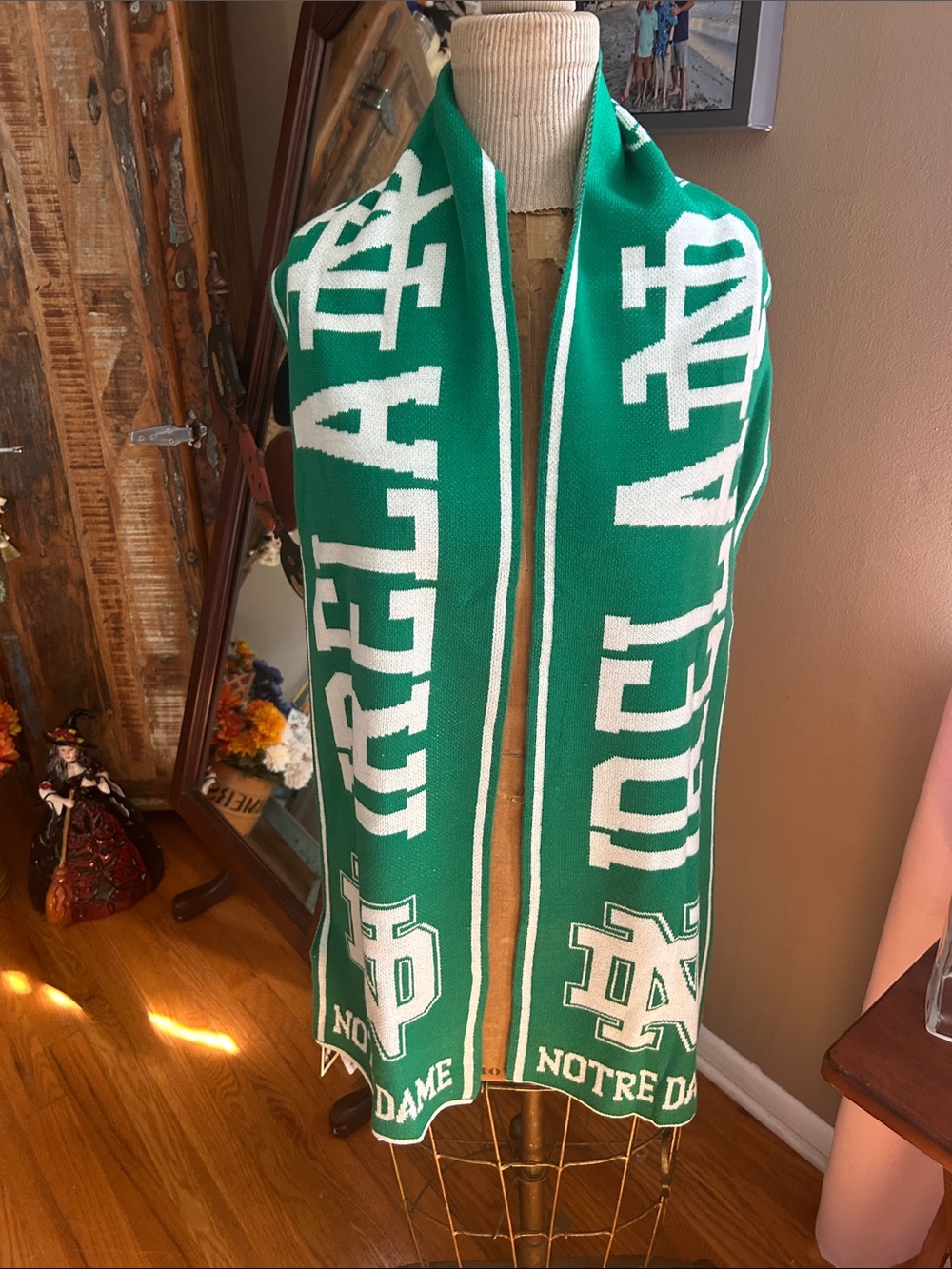 The Fighting Irish ☘️ Notre Dame University Green & White Knit Scarf - New
